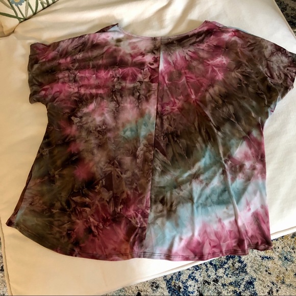 West Kei twist front top. NEW. - Picture 2 of 7